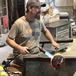 Tesuque Glassworks - Finishing a vase