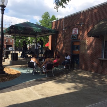Club Handy - The outdoor table right next to a live band - Dive Bars Near Me - Memphis, Tennessee Club Handy - The outdoor table right next to a live band - Dive Bars Near Me - Memphis, Tennessee