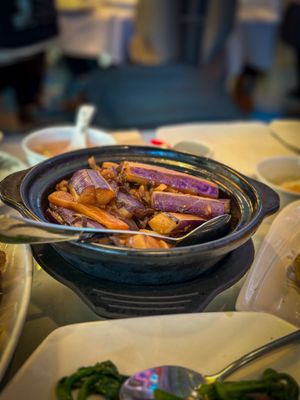 Hong Kong East Ocean Seafood Restaurant by null