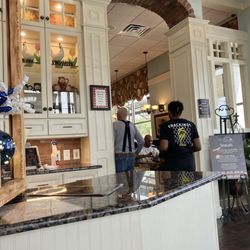 Crackings - Destin - Front counter