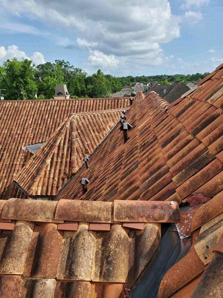 Slide of T&RV Construction