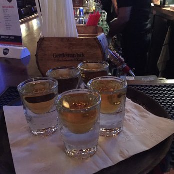 Mulligan's Pub - Love this place, amazing drinks, food and employees aka Lornaaaaaaa!!!!!!!!! - American Near Me - New York, New York