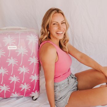 Sun Days Sunless Tans - Hi, I'm Bridget, the face behind the spray tan gun! - Spray Tanning Near Me Sun Days Sunless Tans - Hi, I'm Bridget, the face behind the spray tan gun! - Spray Tanning Near Me