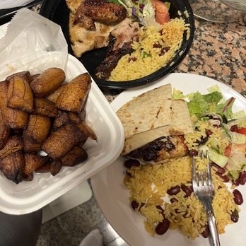 Chicken Feastin - HUGE PORTIONS... this plate came out of the container! - Chicken Shop Near Me - Brooklyn, New York Chicken Feastin - HUGE PORTIONS... this plate came out of the container! - Chicken Shop Near Me - Brooklyn, New York