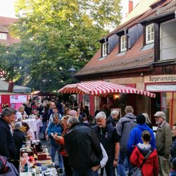 Grafflmarkt - Die schöne Fürther Altstadt mit ihren zahlreichen Hinterhöfen bietet das perfekte Ambiente zum Stöbern und entdecken.