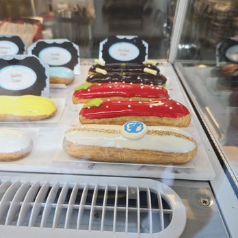 Eclair Affaire - Desserts Near Me - Davie, Florida