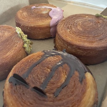 Chateau De Chantilly Cafe - Bakeries Near Me - Chantilly, Virginia