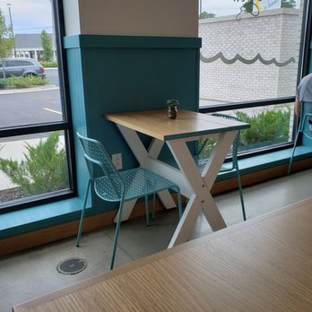 Brown Bag Seafood - Beachy vibe - Salad Near Me - Naperville, Illinois