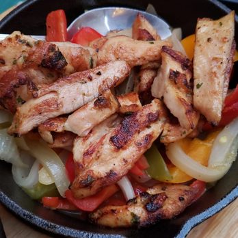 Bar Dalia - Chicken fajitas - Tapas/Small Plates Near Me - Astoria, New York Bar Dalia - Chicken fajitas - Tapas/Small Plates Near Me - Astoria, New York