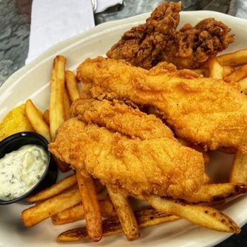 Brad's Restaurant - Fish and Chips - Seafood Near Me - Pismo Beach, California