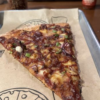 SF Hole In The Wall Pizza - BBQ Chicken (with bacon) Slice - Pizza Near Me - Riverside, California