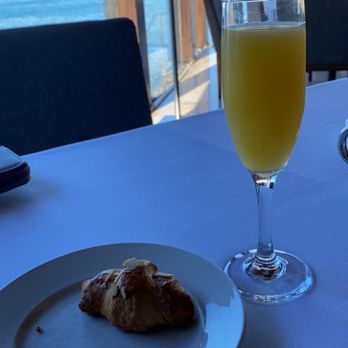 Punta Morro Resort - Mimosa, pan dulce and view - Hotels Near Me