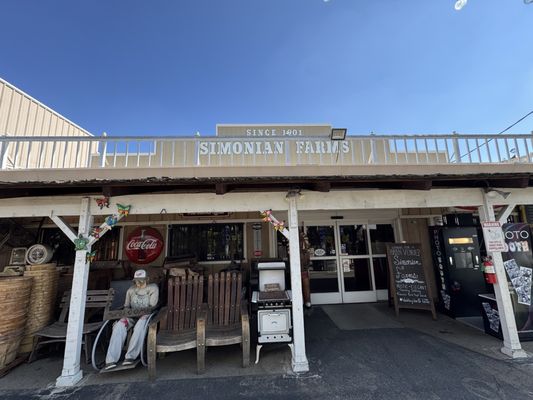 Simonian Farms by null