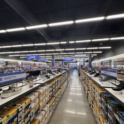 SKECHERS Warehouse Outlet