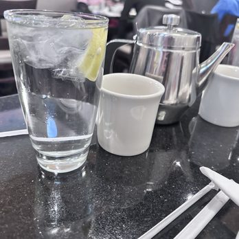 Chow Mein House - Ice Water w/lemon and Jasmine Tea (Delicious) - Seafood Near Me - Las Vegas, Nevada Chow Mein House - Ice Water w/lemon and Jasmine Tea (Delicious) - Seafood Near Me - Las Vegas, Nevada