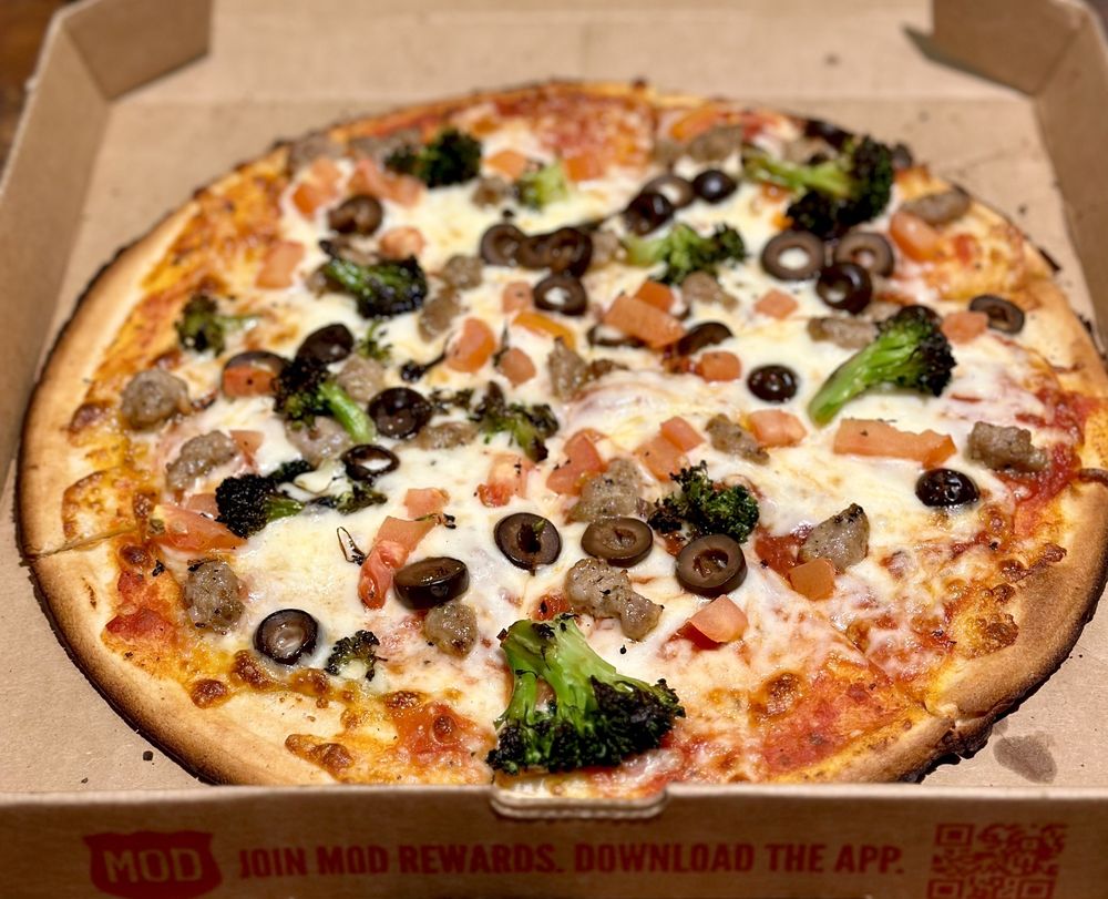 MOD PIZZA Updated September 2024 204 Photos & 319 Reviews 2353