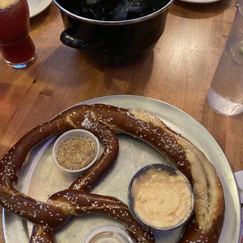 Grant Street Cafe - Huge delicious pretzel and perfectly cooked mussels! - Italian Near Me - Dumont, New Jersey Grant Street Cafe - Huge delicious pretzel and perfectly cooked mussels! - Italian Near Me - Dumont, New Jersey