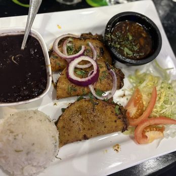 Lucha Restaurant - Quesobirria - Mexican Near Me - St. Louis, Missouri