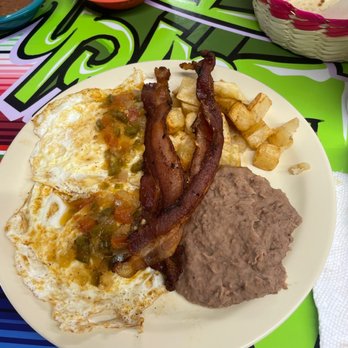 Butcher Boy Taco House - Huevos rancheros - Mexican Near Me - New Braunfels, Texas