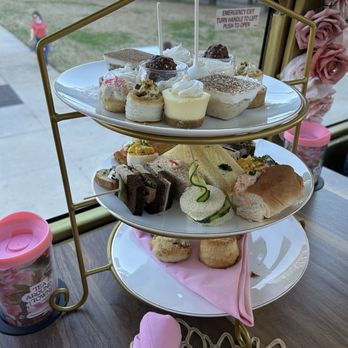 Tea Around Town - Bus Tours Near Me - Dallas, Texas Tea Around Town - Bus Tours Near Me - Dallas, Texas