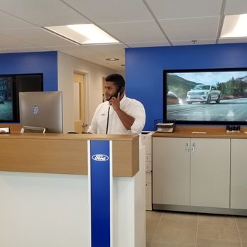 Kelly Ford - Our new service center layout makes your service trips quick, easy, and enjoyable. - Auto Repair Near Me - Beverly, Massachusetts Kelly Ford - Our new service center layout makes your service trips quick, easy, and enjoyable. - Auto Repair Near Me - Beverly, Massachusetts
