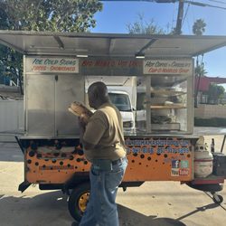 Big Mama's Hot Dogs - Lawrence prepping his food stand!