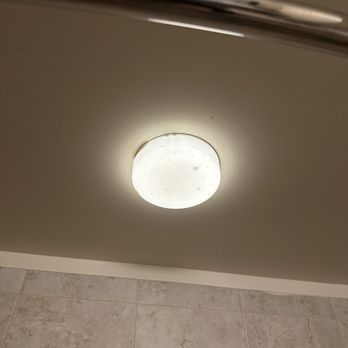 Chicago South Loop Hotel - moldy bathroom light - Hotels Near Me - Chicago, Illinois