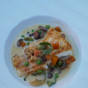 Bateaux Parisiens - sea bass in crab sauce - French Near Me - Paris, 75 Bateaux Parisiens - sea bass in crab sauce - French Near Me - Paris, 75
