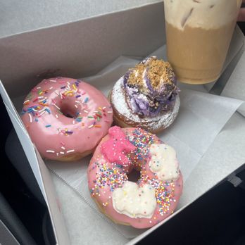 Friendly Donuts - Donuts Near Me - Orange, California Friendly Donuts - Donuts Near Me - Orange, California