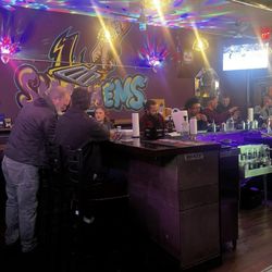 Smash Em’s Burger Bar - Bar
