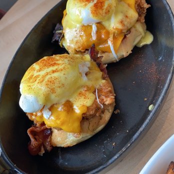 Big Pink - Eggs benedict - Pizza Near Me - Miami Beach, Florida