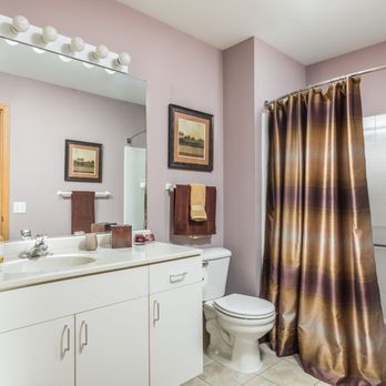 Reserve at Eagle Ridge Apartment Homes - large bathroom - Apartments Near Me - Waukegan, Illinois Reserve at Eagle Ridge Apartment Homes - large bathroom - Apartments Near Me - Waukegan, Illinois