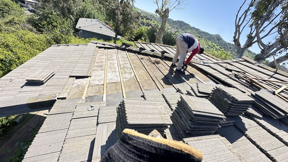 Slide of Roca Roofing