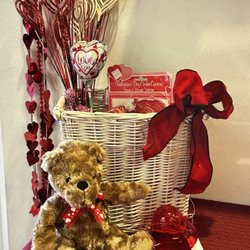 Whiskers & Tails Resale Gift Shop