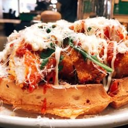 Roastville - Fried chicken Kimchee waffle