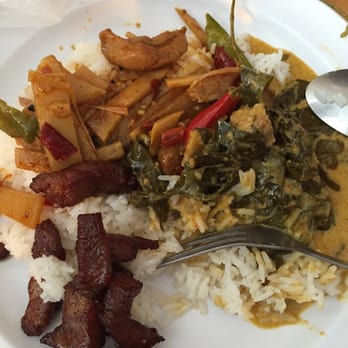 Khao Kang - 3 entrees with rice, the bamboo shoots are very very spicy - Thai Near Me - Elmhurst, New York Khao Kang - 3 entrees with rice, the bamboo shoots are very very spicy - Thai Near Me - Elmhurst, New York