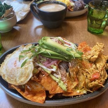 Amor A Mi - Chilaquiles rojos with chicken tinga - Mexican Near Me - Burbank, California Amor A Mi - Chilaquiles rojos with chicken tinga - Mexican Near Me - Burbank, California