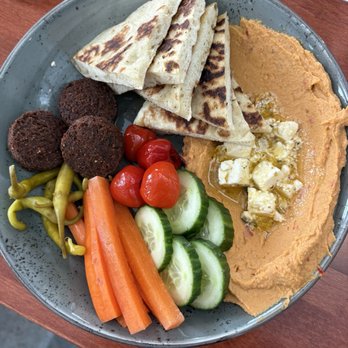 Bissell Brothers - Mezze platter - Breweries Near Me - Portland, Maine Bissell Brothers - Mezze platter - Breweries Near Me - Portland, Maine