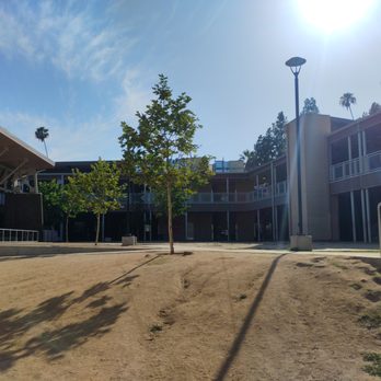 Sierra Madre Middle School - Elementary Schools Near Me - Sierra Madre, California Sierra Madre Middle School - Elementary Schools Near Me - Sierra Madre, California