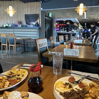 Kayak Cafe - Pizza Near Me - Honolulu, Hawaii