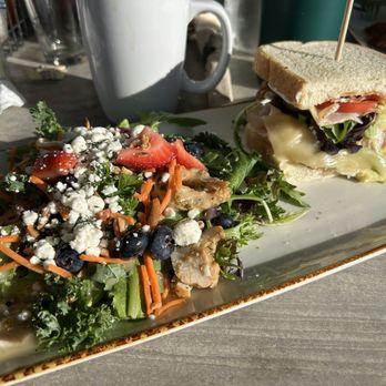 First Watch - Kale N Berry with MonteCristo - Breakfast & Brunch Near Me - Audubon, Pennsylvania