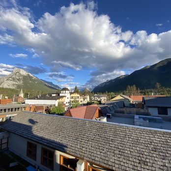 Elk & Oarsman - Rooftop view - Canadian (New) Near Me - Banff, Alberta Elk & Oarsman - Rooftop view - Canadian (New) Near Me - Banff, Alberta