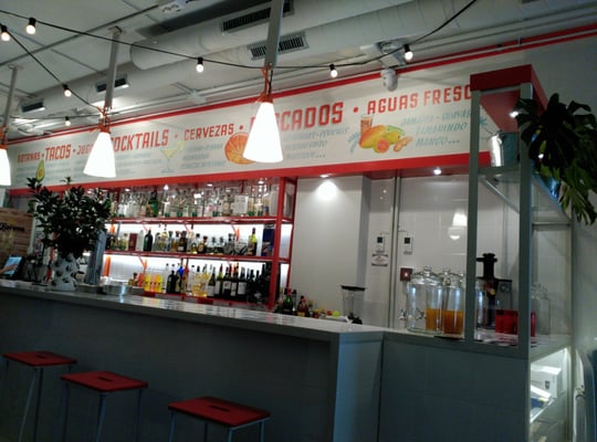 Mano De Santo by null