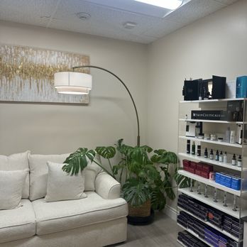 Starlit Aesthetics - Skin Care Near Me - Pasadena, California