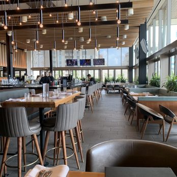 Earls Kitchen + Bar - New American Near Me - Miami, Florida