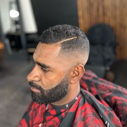Billionaires Barber Lounge - Bald fade/ beard