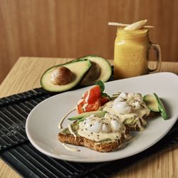 Pasapalo Restaurant - Benedict eggs