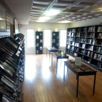 Fantom Comics - Main floor. So much space! - Comic Books Near Me - Washington, DC, District of Columbia