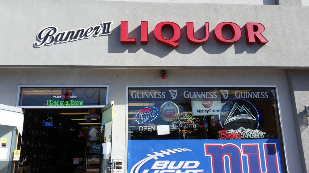 Banner Liquor II Logo