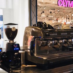 HavelPark Dallgow - Schicke Kaffeemaschine bei zicaffè am hinteren Eingang, wo so eine Maschine steht, gibt es auch guten Kaffee